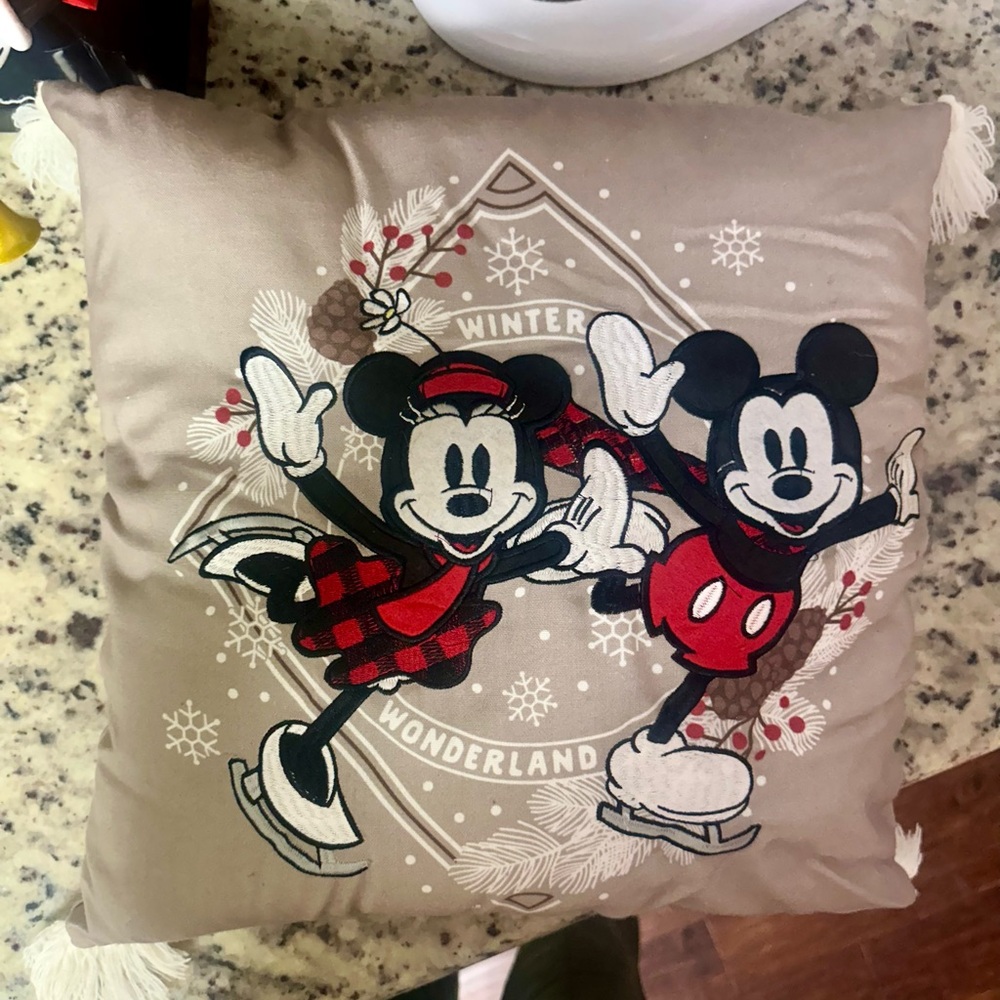 Mickey and Minnie Mouse Winter pillow GUC